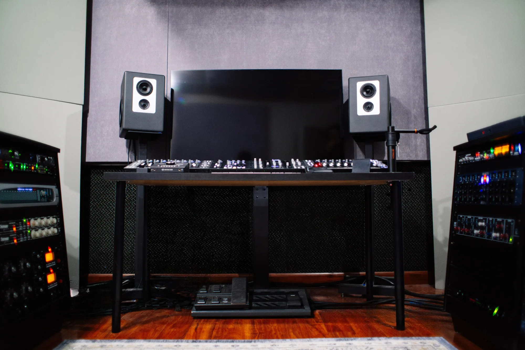 Mixing desk with monitors and control surface